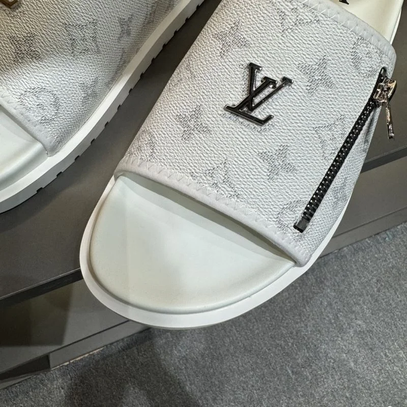 EyeCatching Louis Vuitton Slippers 30586