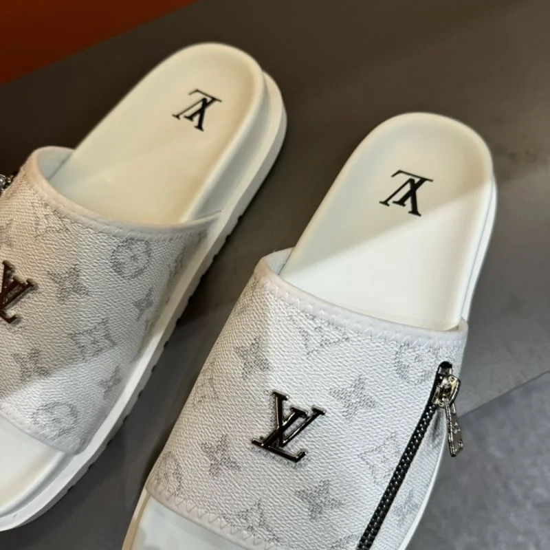 EyeCatching Louis Vuitton Slippers 30586