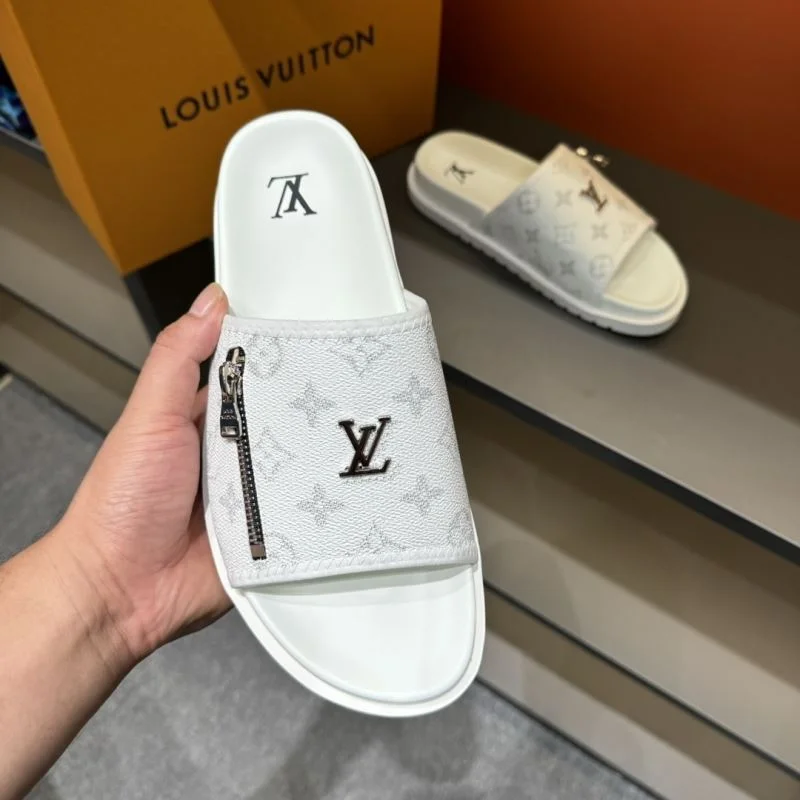 EyeCatching Louis Vuitton Slippers 30586