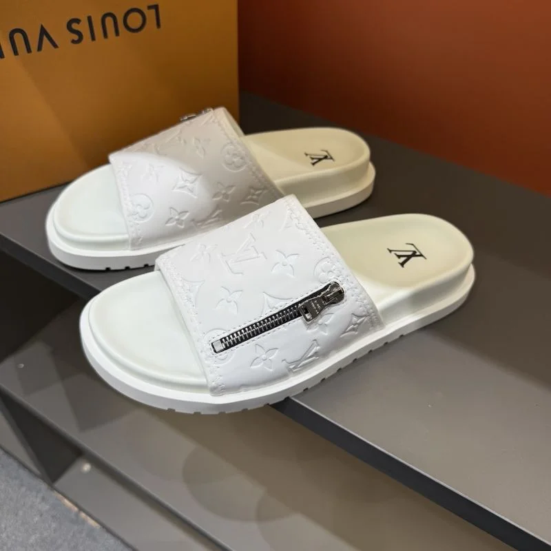 EyeCatching Louis Vuitton Slippers 30573