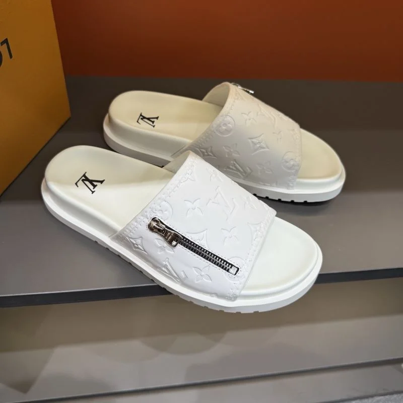 EyeCatching Louis Vuitton Slippers 30573