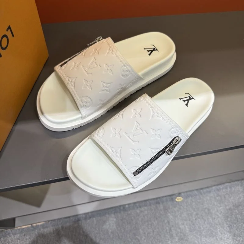 EyeCatching Louis Vuitton Slippers 30573