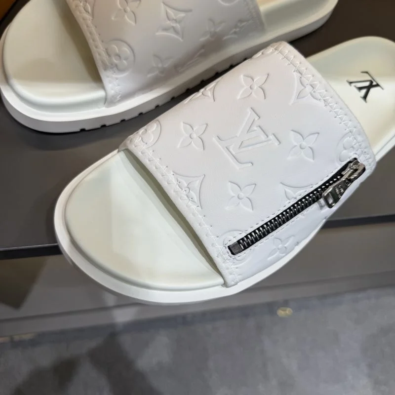 EyeCatching Louis Vuitton Slippers 30573