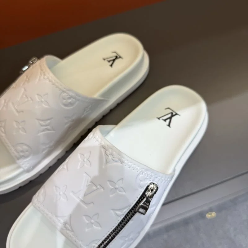 EyeCatching Louis Vuitton Slippers 30573