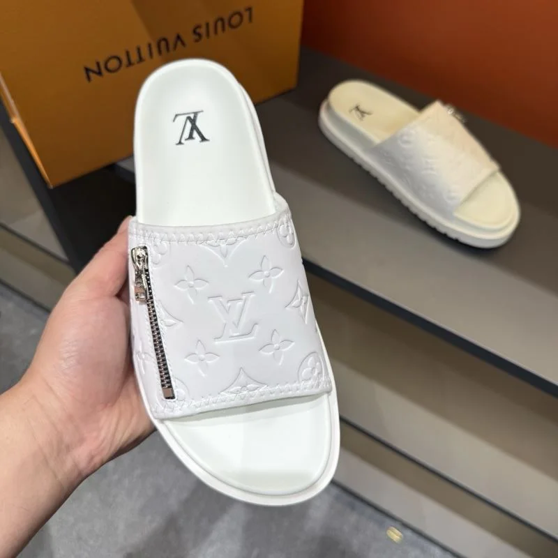 EyeCatching Louis Vuitton Slippers 30573