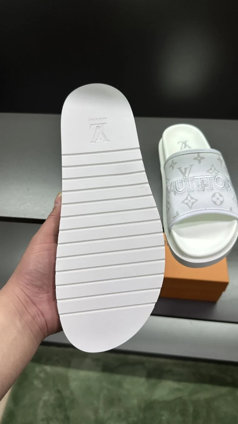 HighQuality Louis Vuitton Slippers 30571