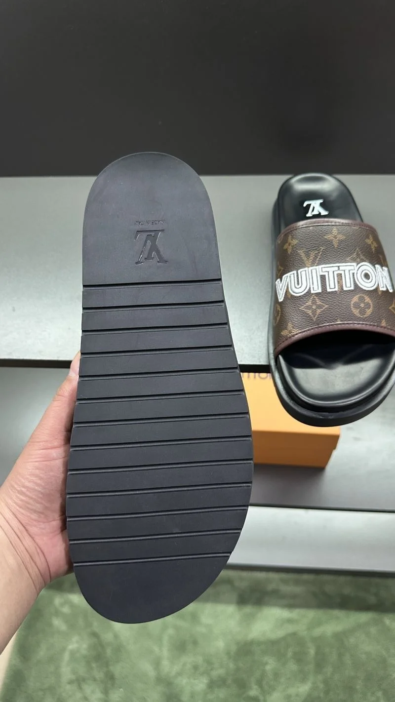 TimelessDesign Louis Vuitton Slippers 30569