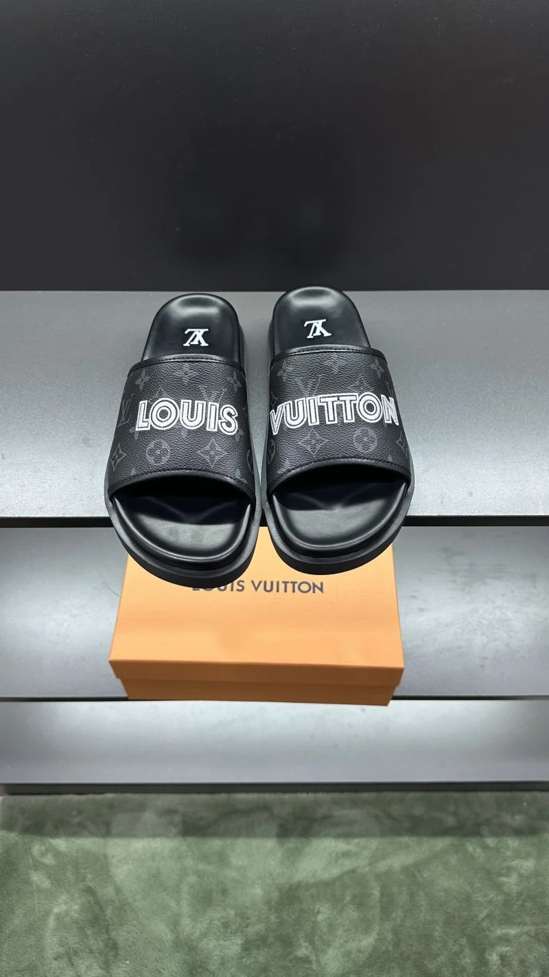 Durable Louis Vuitton Slippers 30570