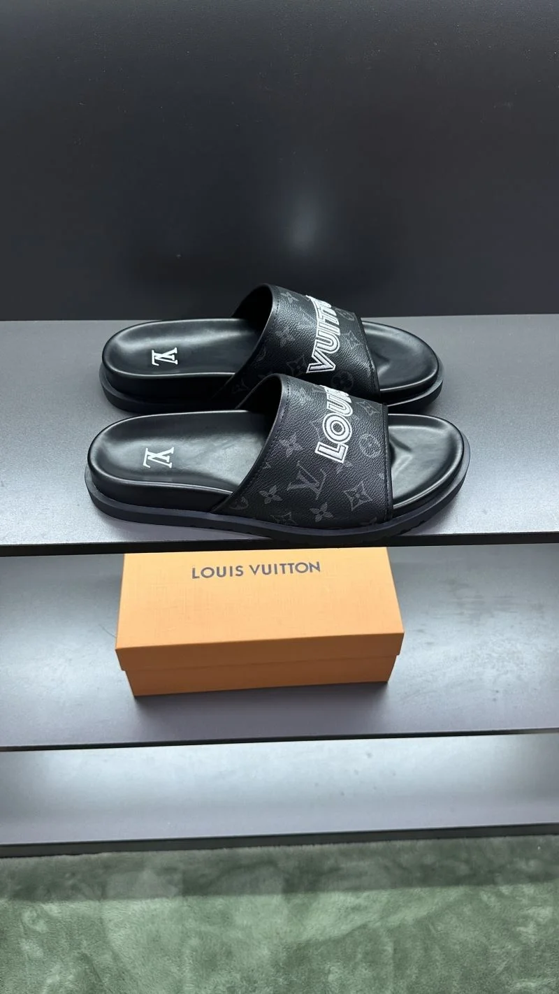 Durable Louis Vuitton Slippers 30570