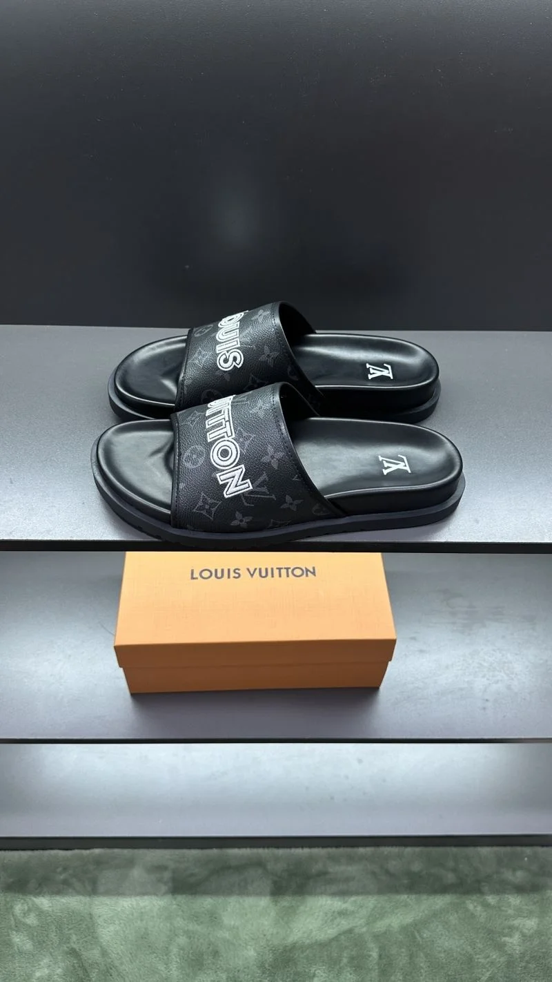 Durable Louis Vuitton Slippers 30570
