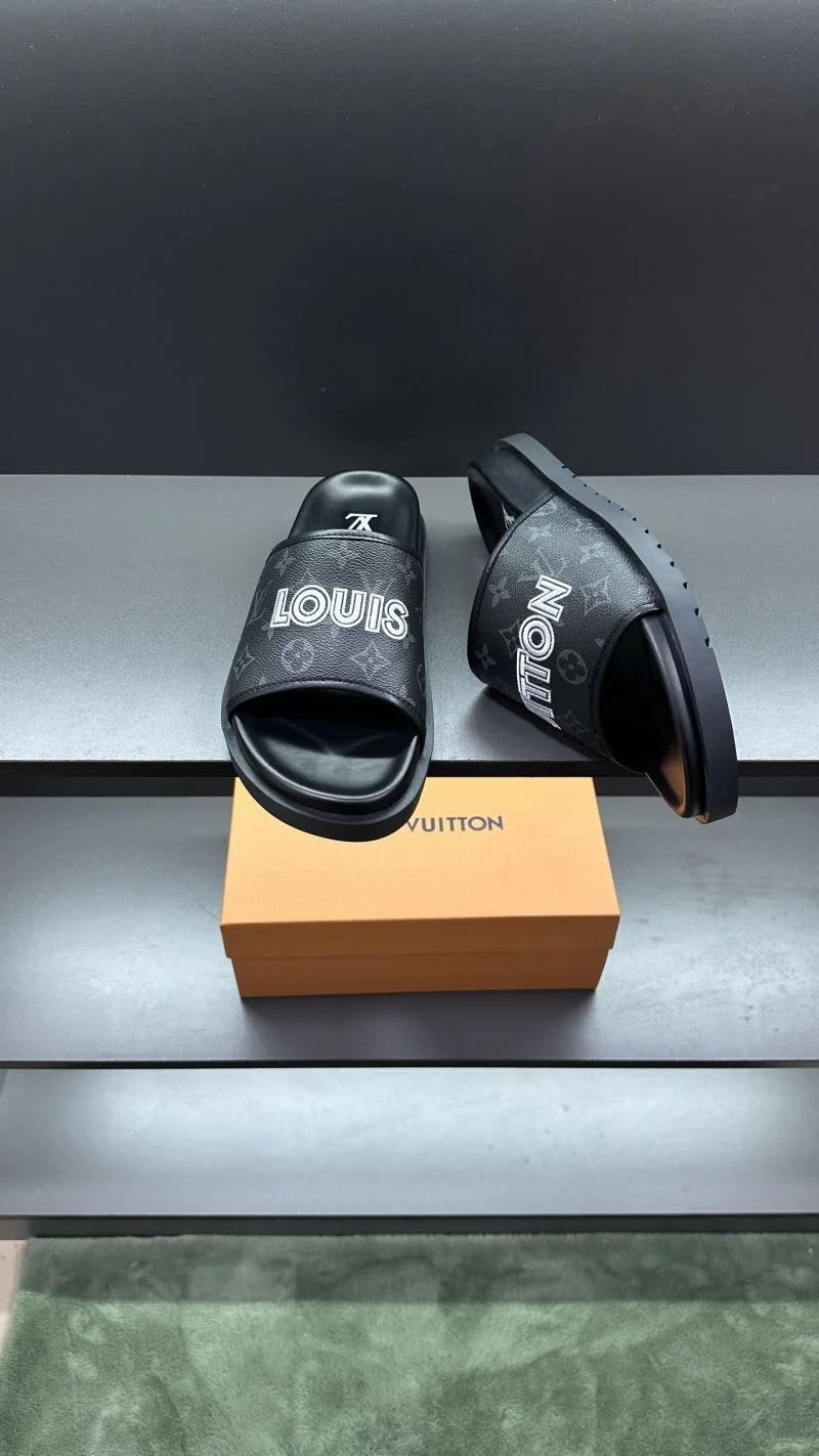 Durable Louis Vuitton Slippers 30570