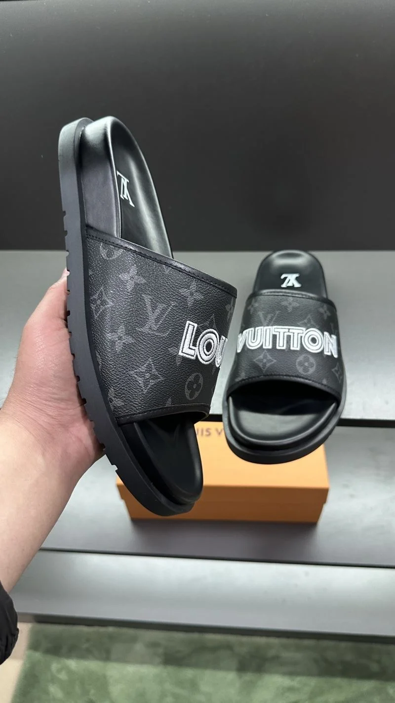 Durable Louis Vuitton Slippers 30570