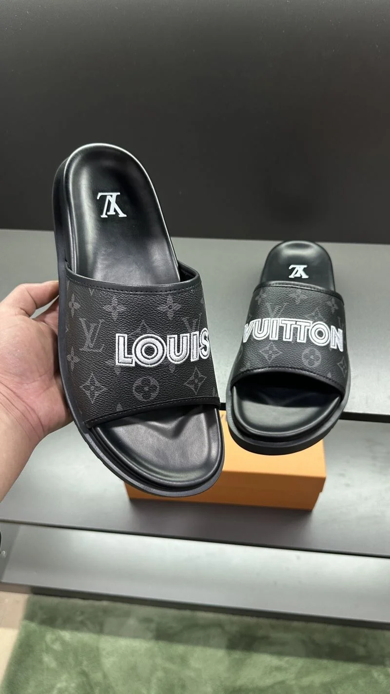 Durable Louis Vuitton Slippers 30570