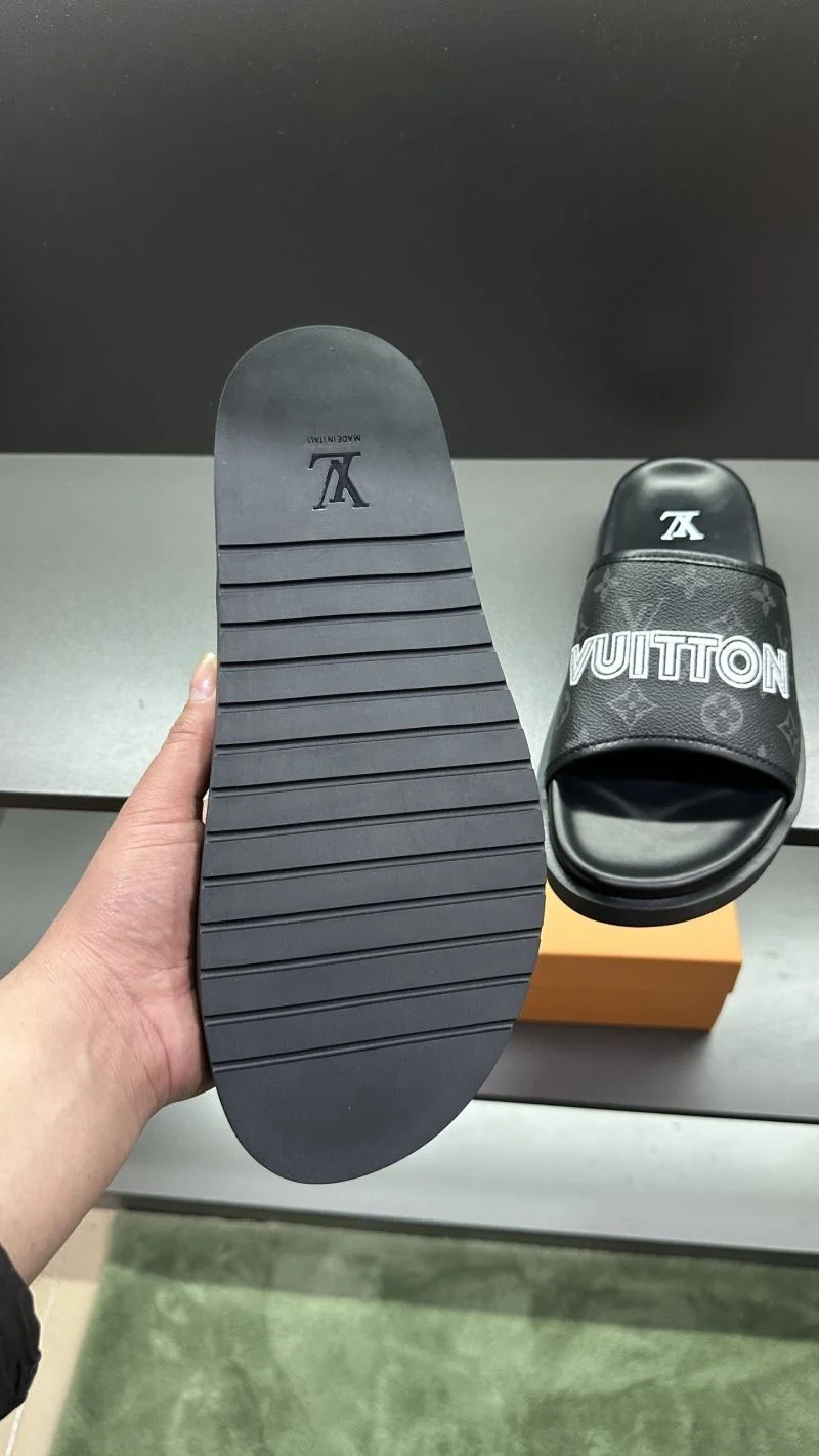 Durable Louis Vuitton Slippers 30570