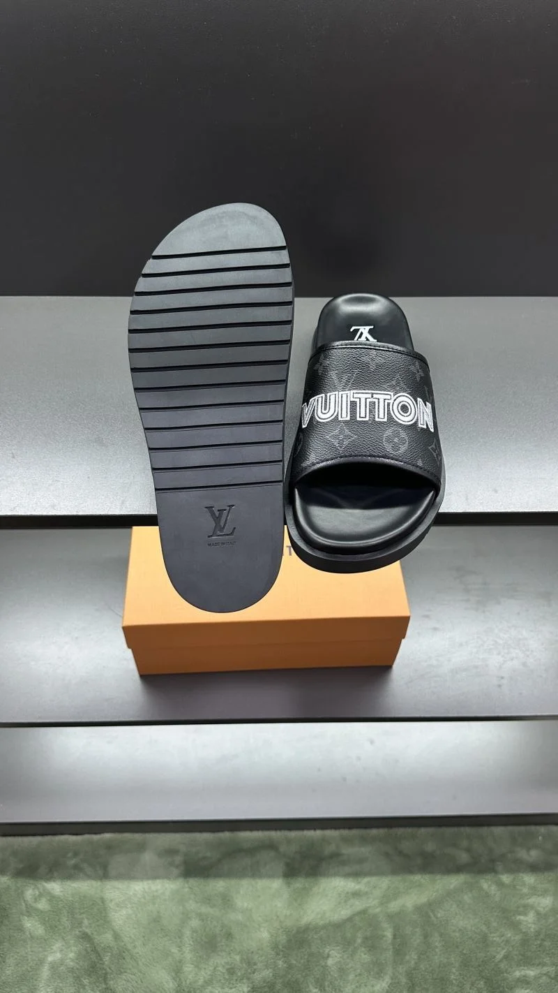 Durable Louis Vuitton Slippers 30570