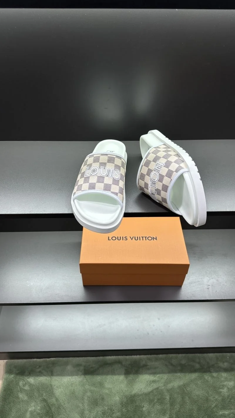 FreshLook Louis Vuitton Slippers 30567