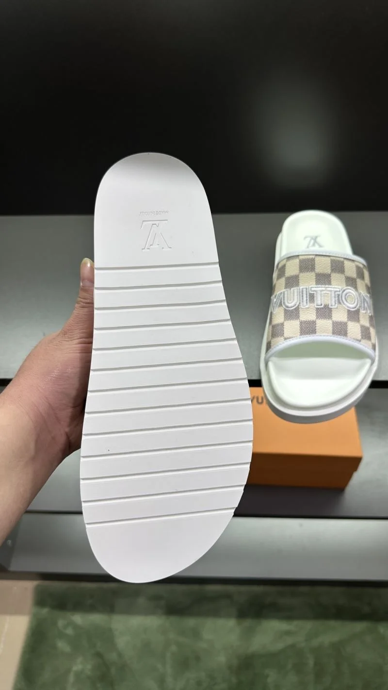 FreshLook Louis Vuitton Slippers 30567