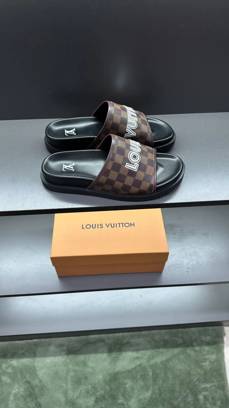 Louis Vuitton Slippers Chic 30568