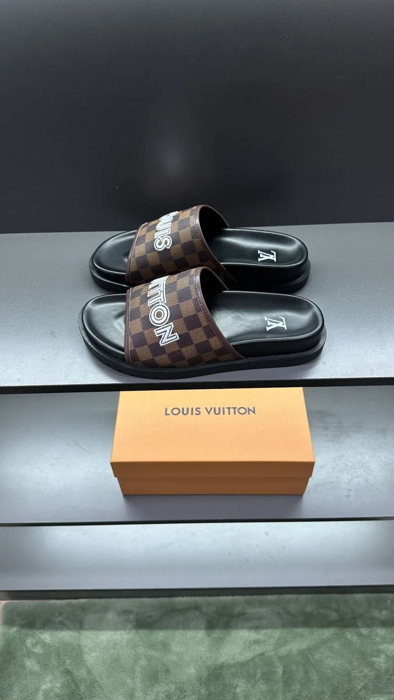 Louis Vuitton Slippers Chic 30568