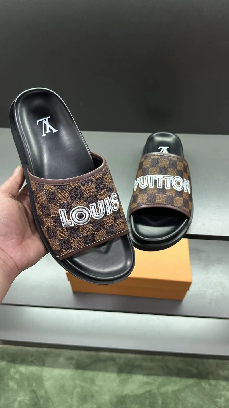 Louis Vuitton Slippers Chic 30568