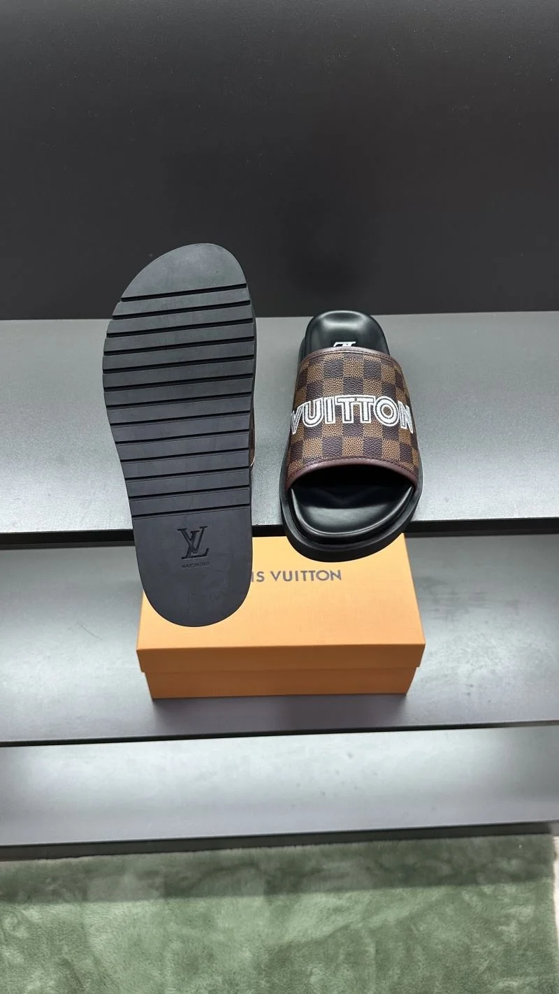 Louis Vuitton Slippers Chic 30568