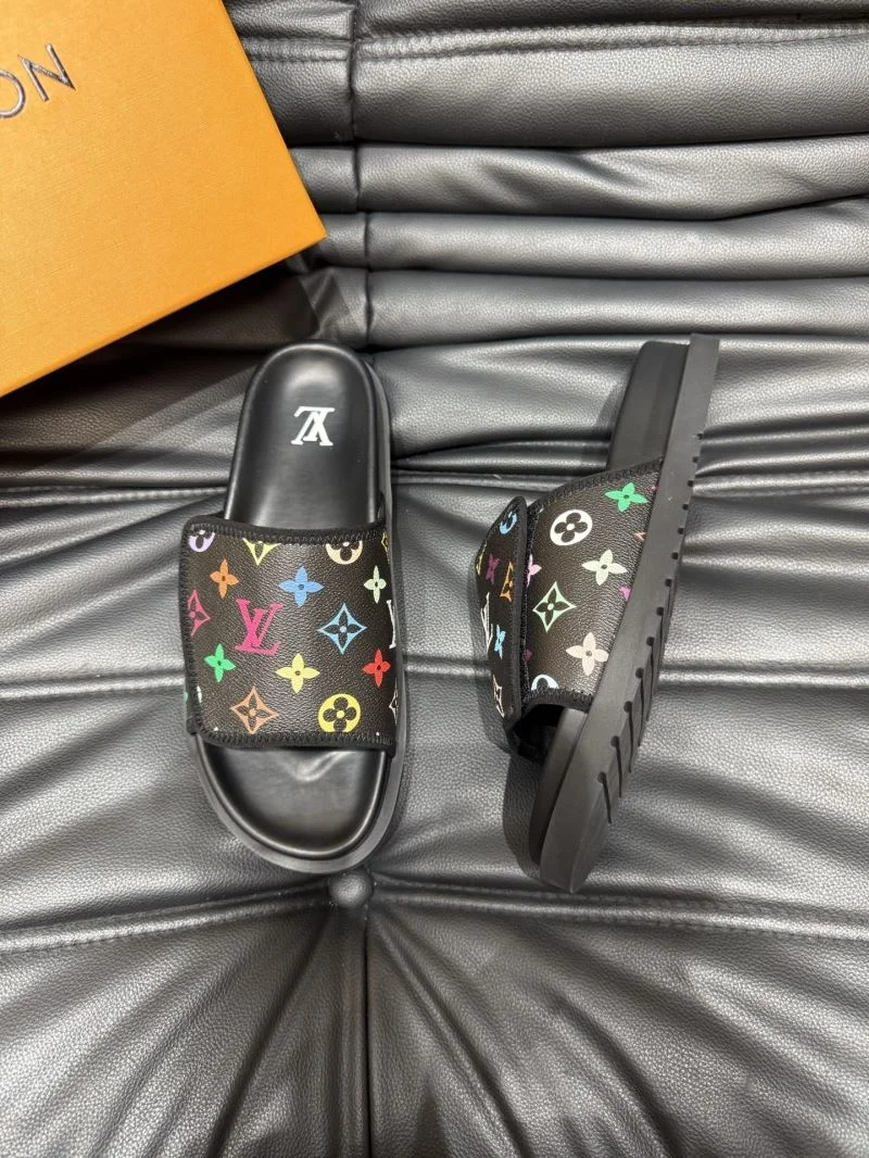 Chic Louis Vuitton Slippers 30564