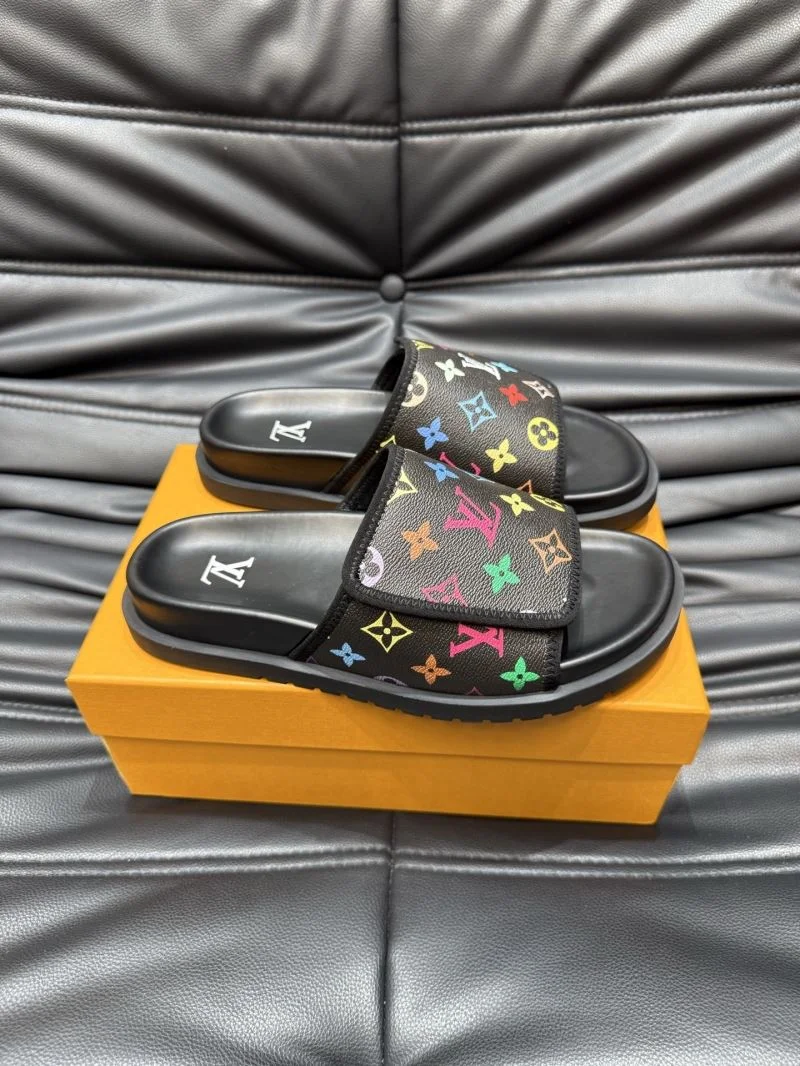 Chic Louis Vuitton Slippers 30564