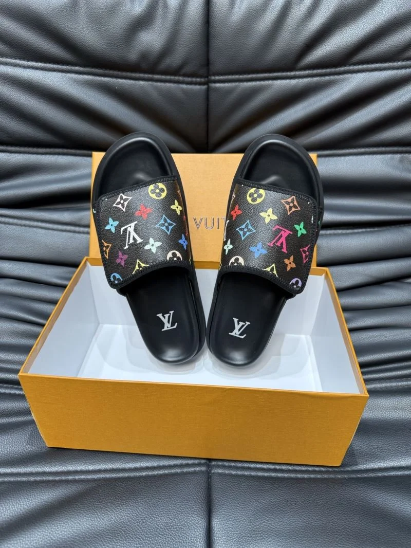 Chic Louis Vuitton Slippers 30564