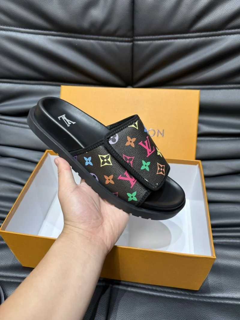 Chic Louis Vuitton Slippers 30564