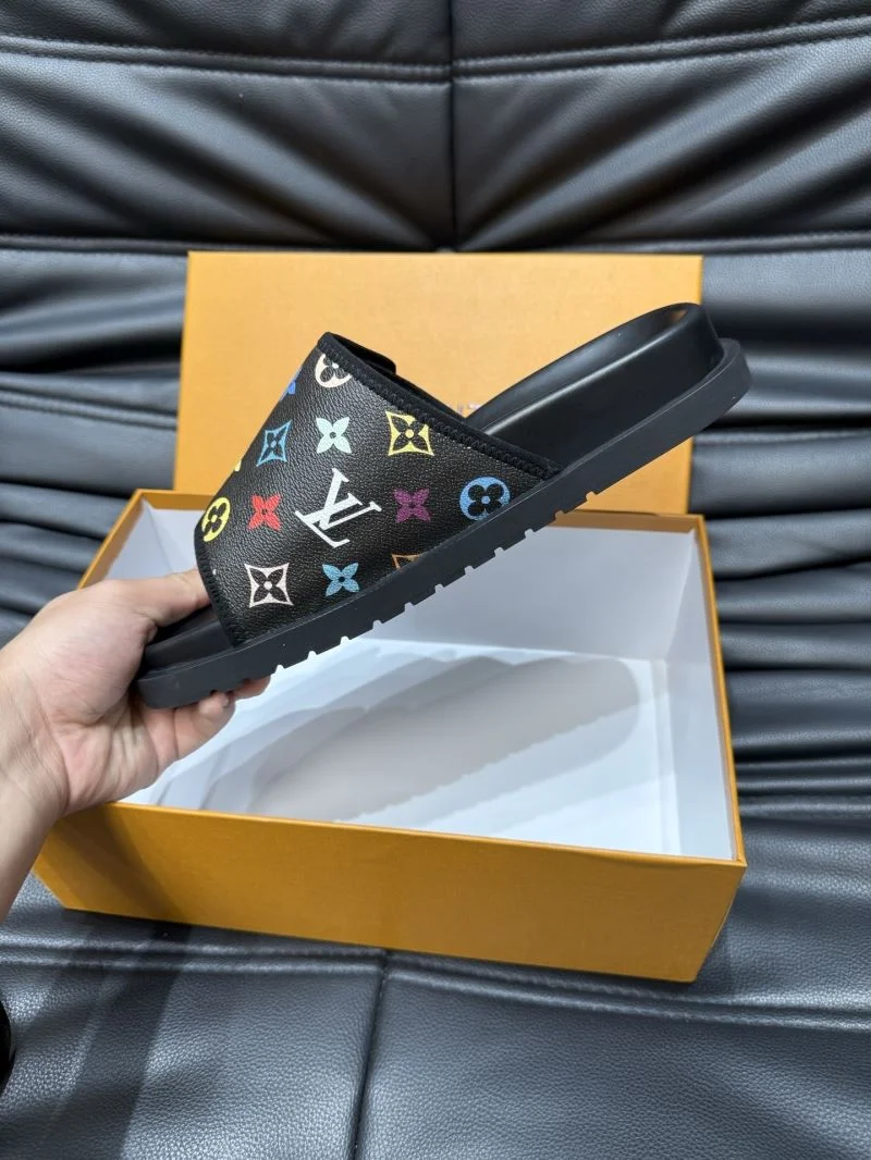 Chic Louis Vuitton Slippers 30564