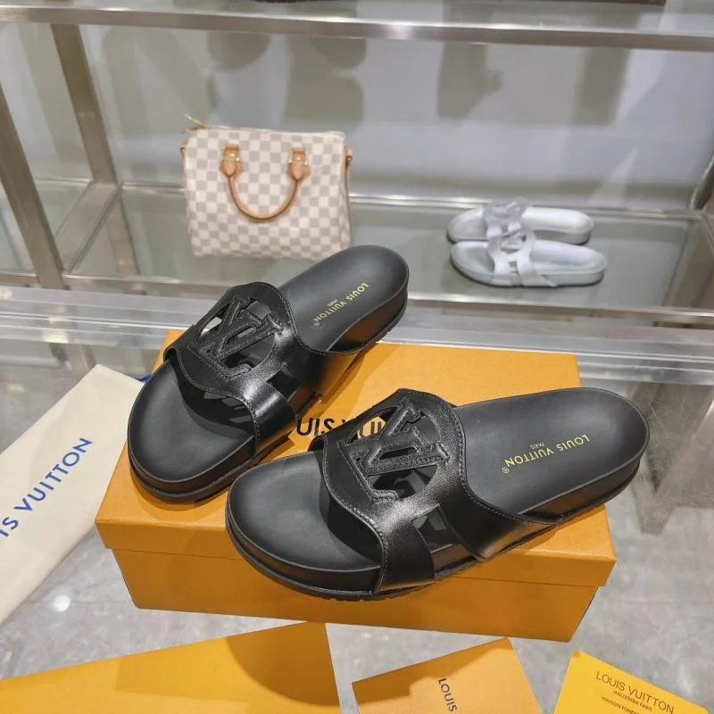 Timeless Louis Vuitton Slippers 30552