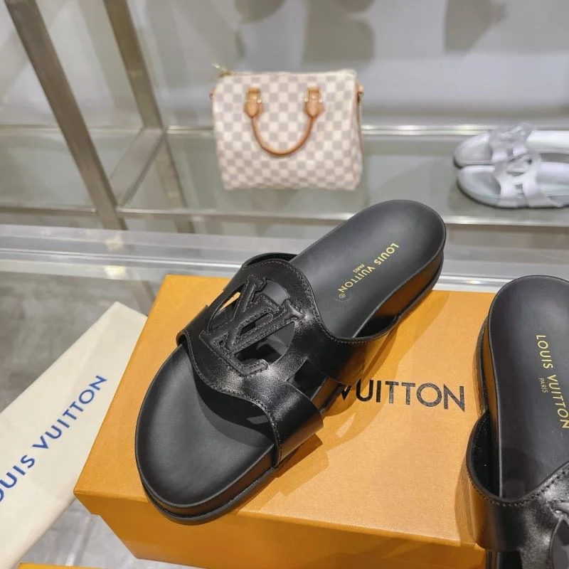 Timeless Louis Vuitton Slippers 30552