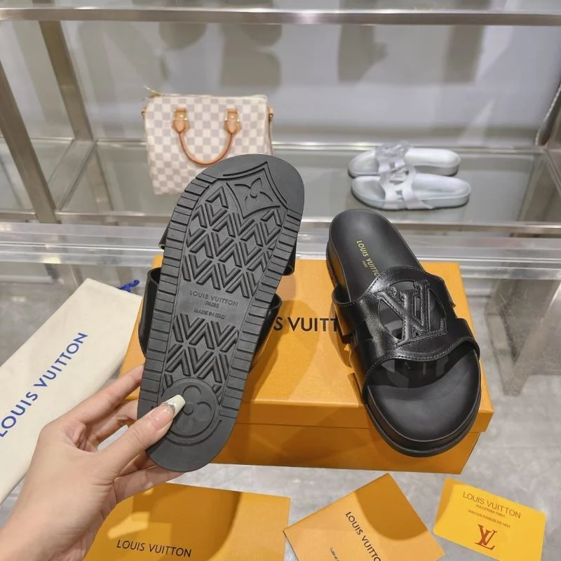 Timeless Louis Vuitton Slippers 30552