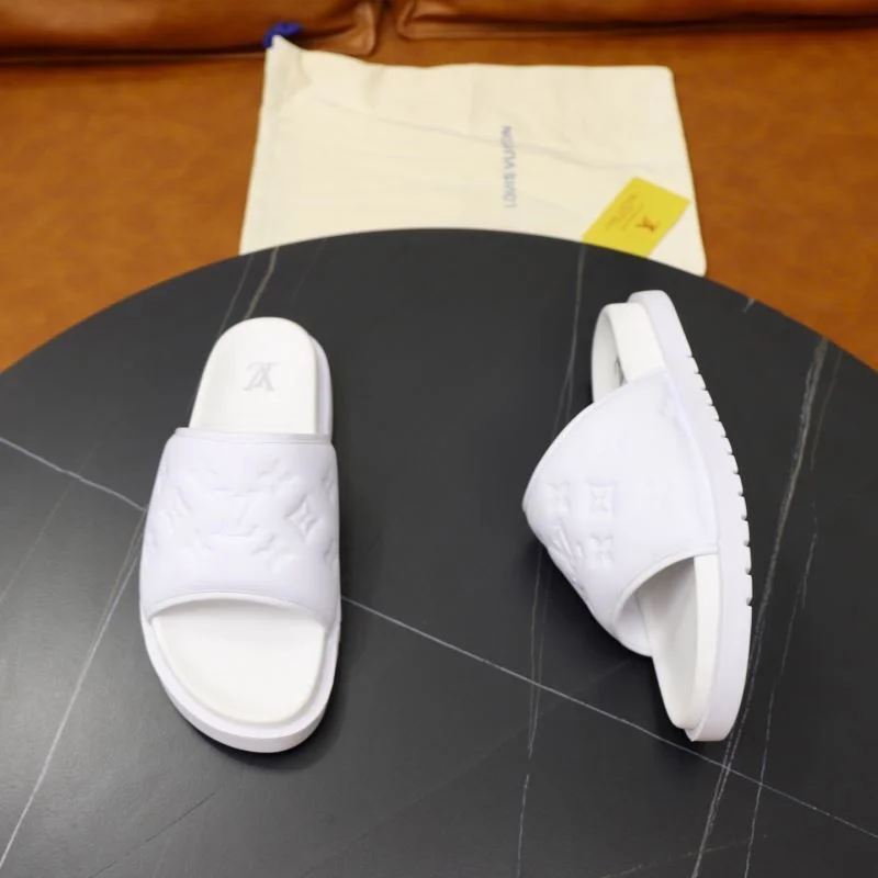 TimelessDesign Louis Vuitton Slippers 30547
