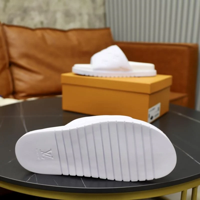 TimelessDesign Louis Vuitton Slippers 30547