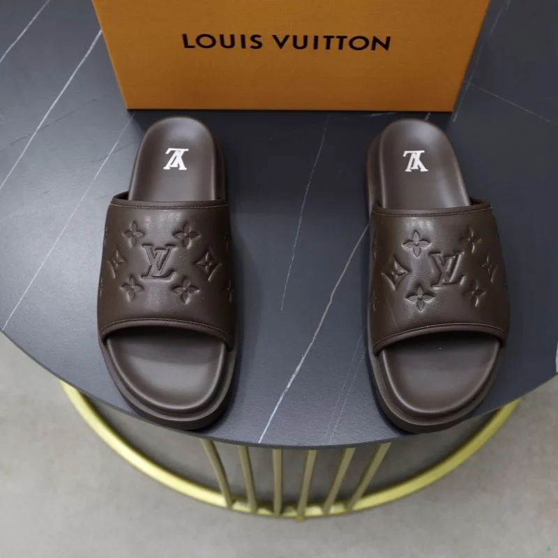 Unisex Louis Vuitton Slippers 30540