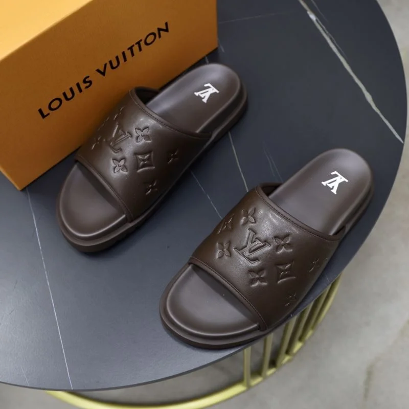 Unisex Louis Vuitton Slippers 30540