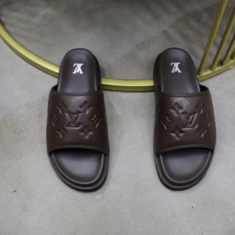Unisex Louis Vuitton Slippers 30540
