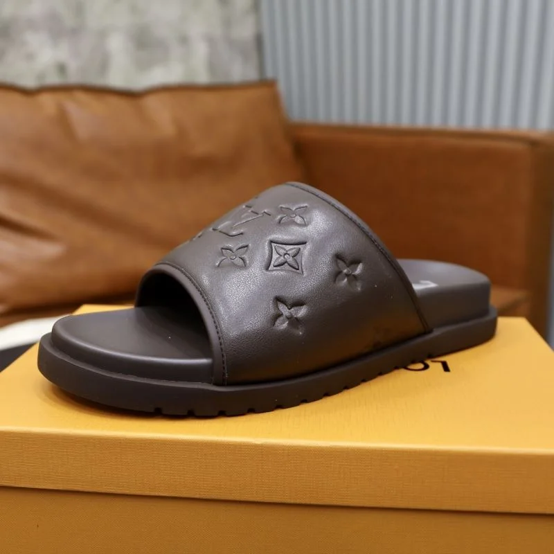 Unisex Louis Vuitton Slippers 30540