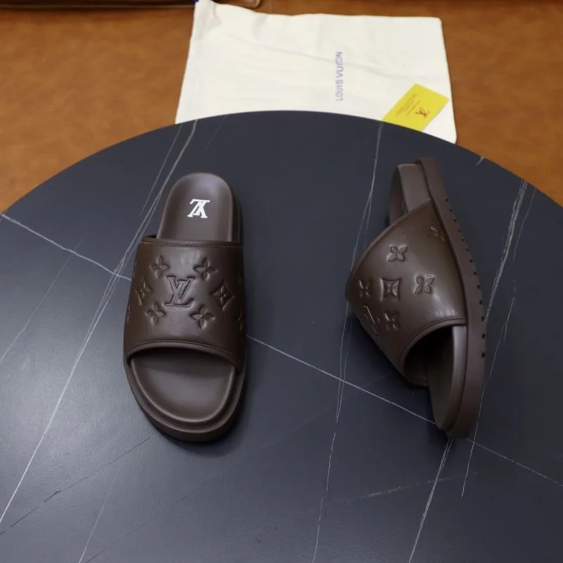 Unisex Louis Vuitton Slippers 30540