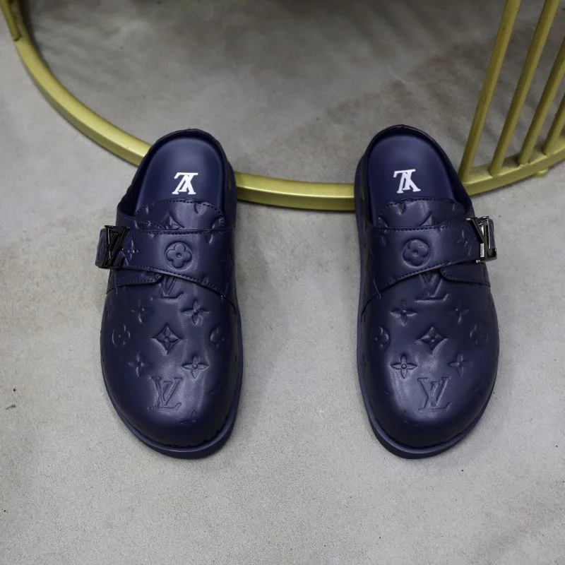 Elegant Louis Vuitton Slippers 30551