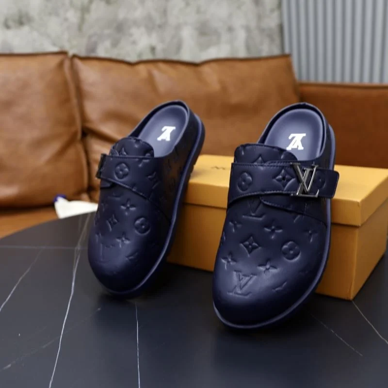 Elegant Louis Vuitton Slippers 30551