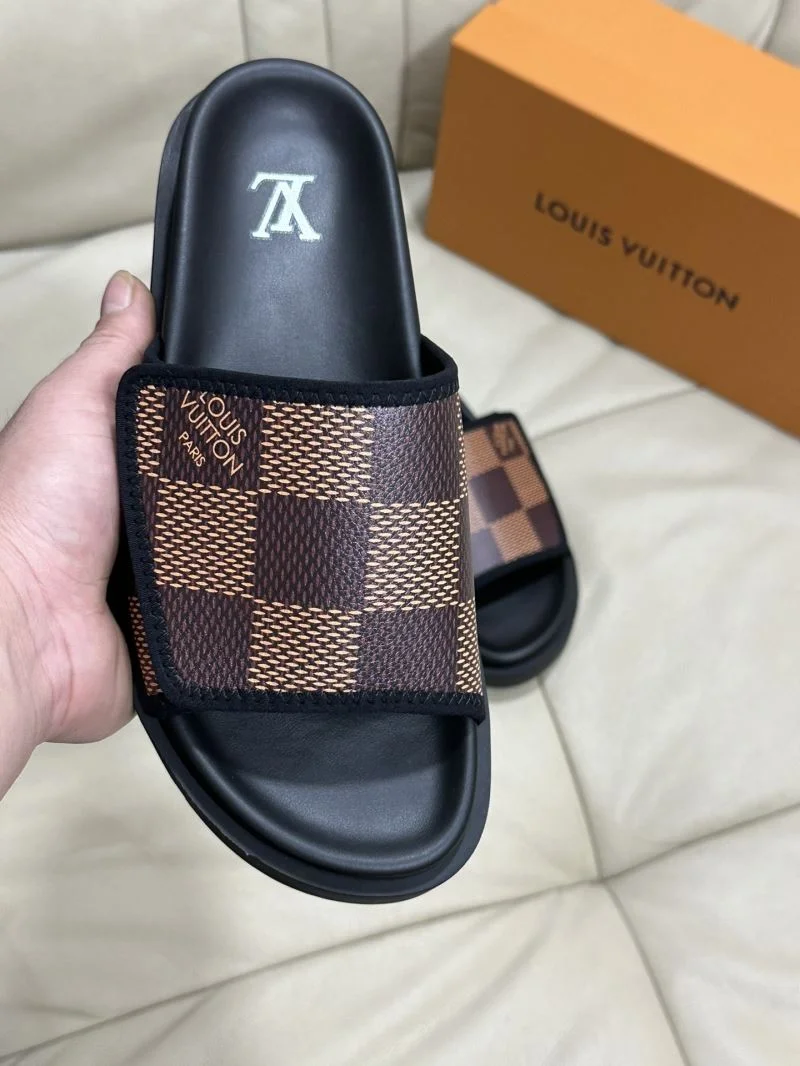 Louis Vuitton Slippers Sophisticated 30335