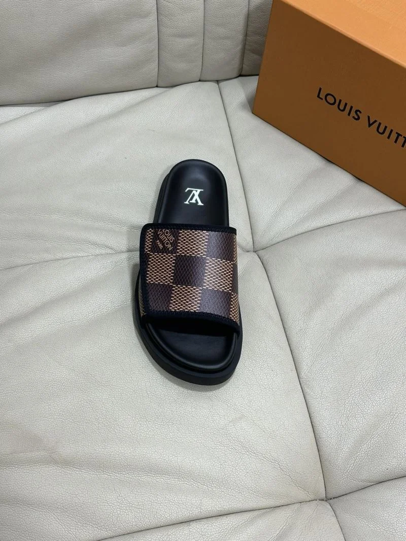Louis Vuitton Slippers Sophisticated 30335