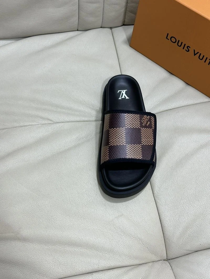 Louis Vuitton Slippers Sophisticated 30335