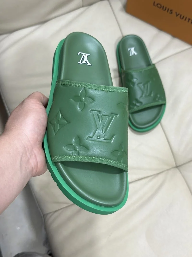 Lightweight Louis Vuitton Slippers 30531