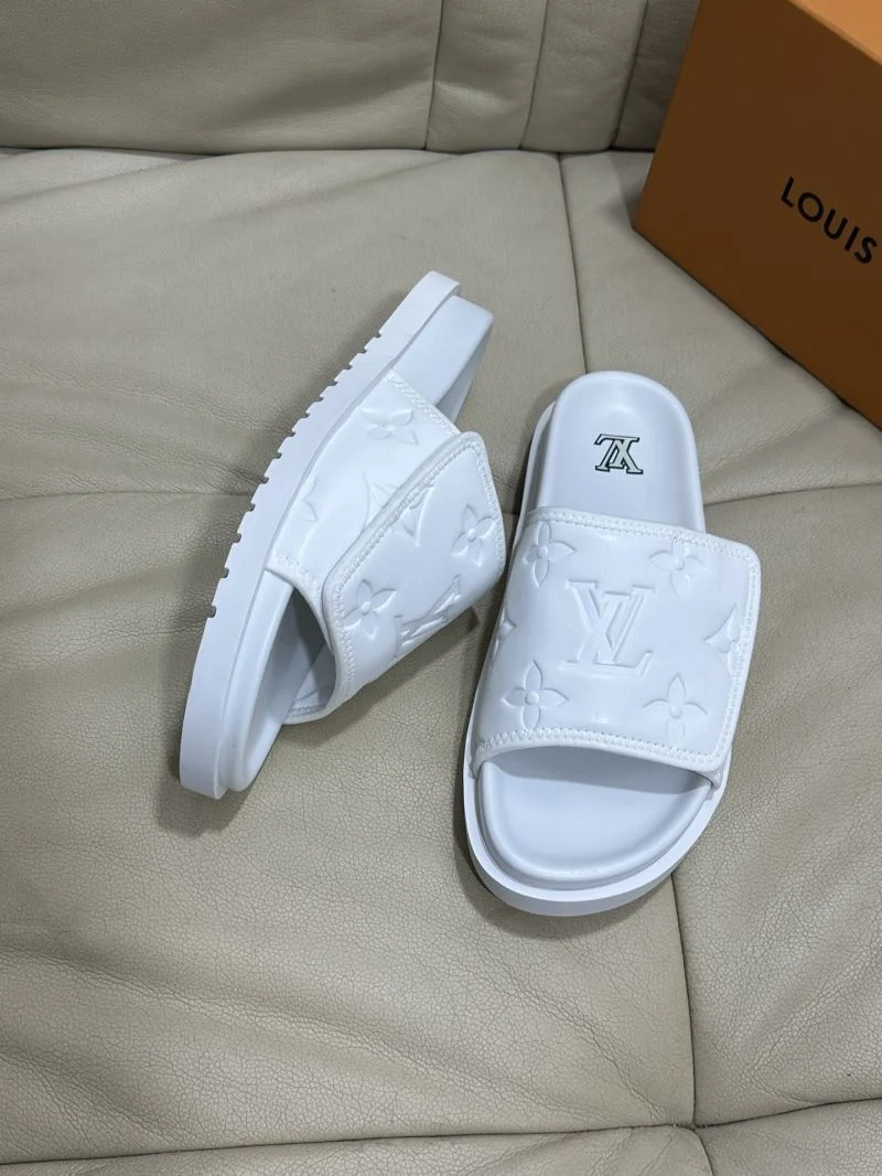 ZipUp Louis Vuitton Slippers 30527