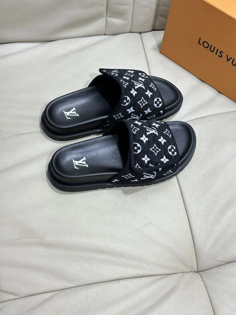 Bright Louis Vuitton Slippers 30520