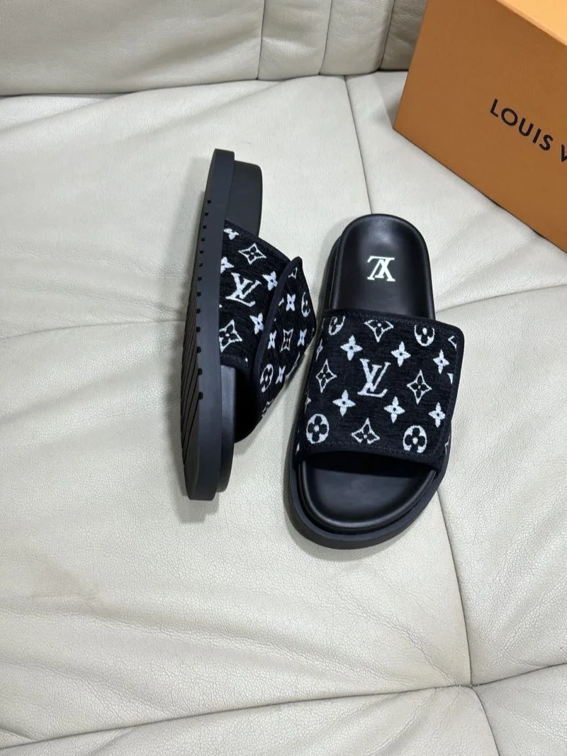 Bright Louis Vuitton Slippers 30520