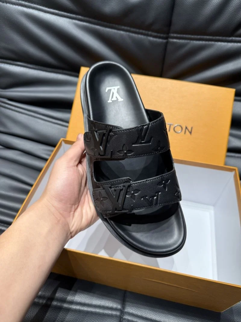 Cozy Louis Vuitton Slippers 30505